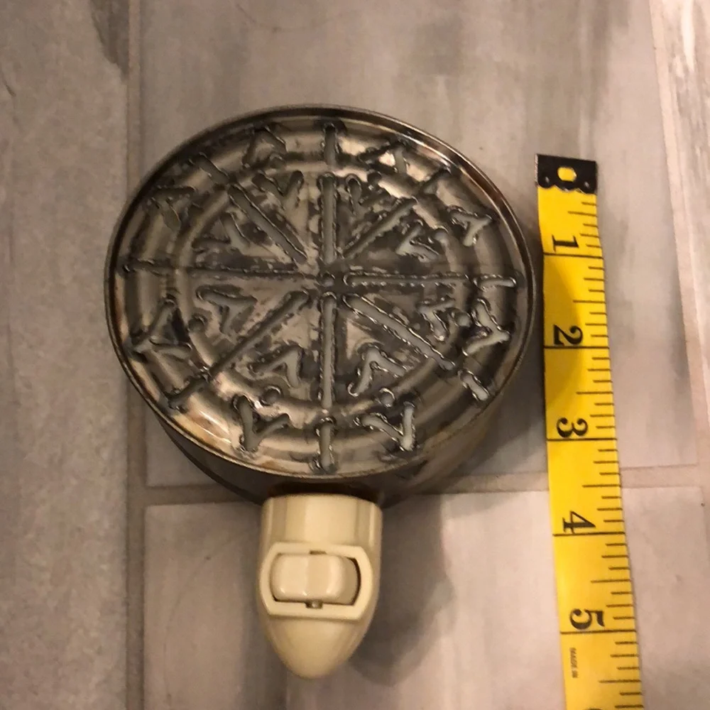 Nightlight made from Steel Can for Recycling